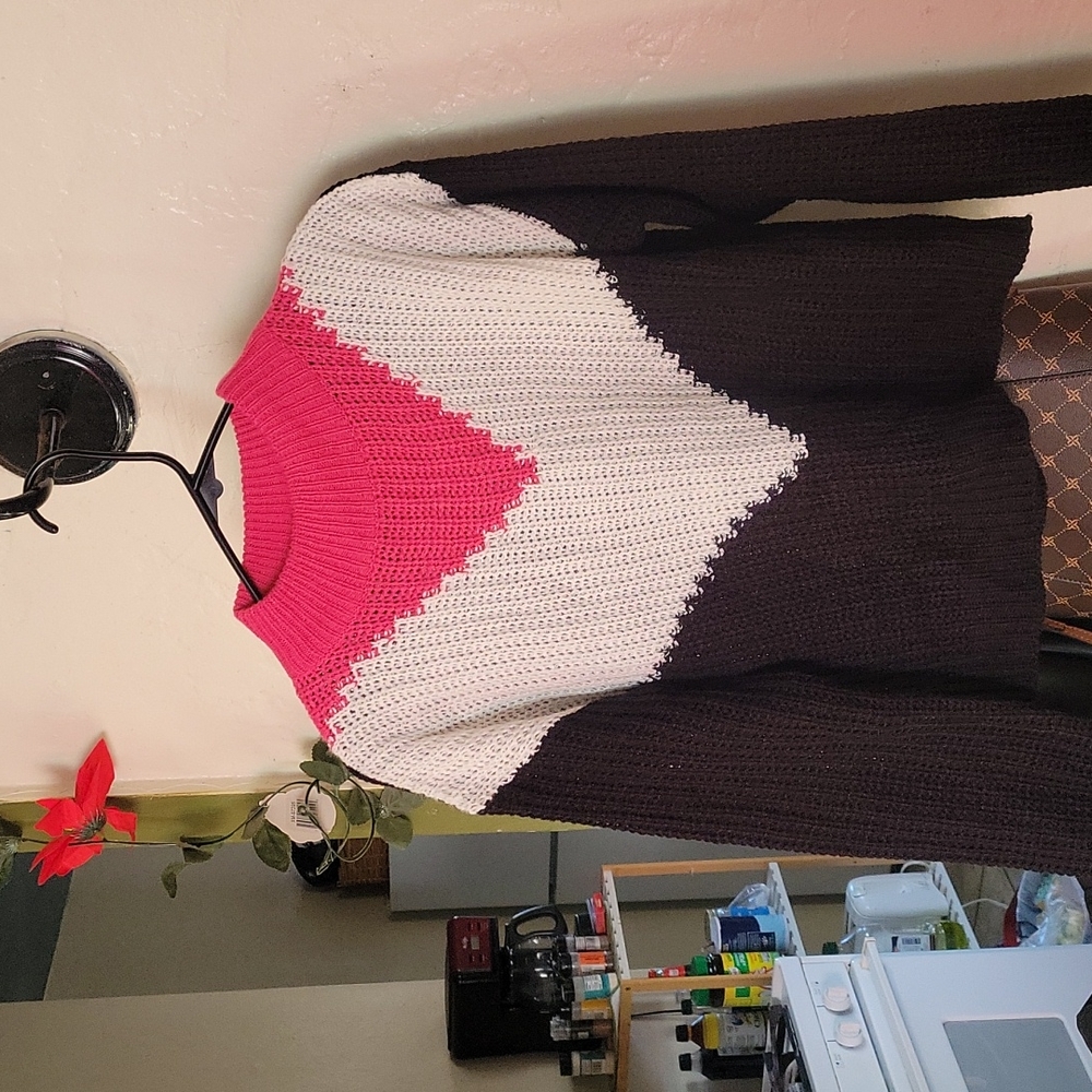 Knitted pullover
